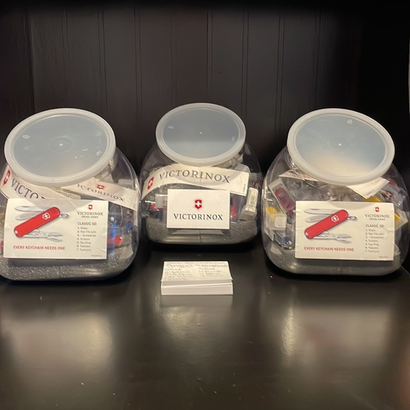 Victorinox candy jar of classic Swiss Army Knives. - Picture 3 of 4